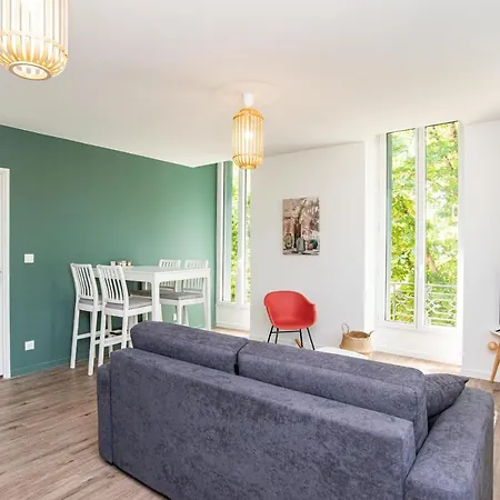 Fontaines De D'agen Centre Netflix Proche Parking Gratuit Valence (Tarn-et-Garonne)