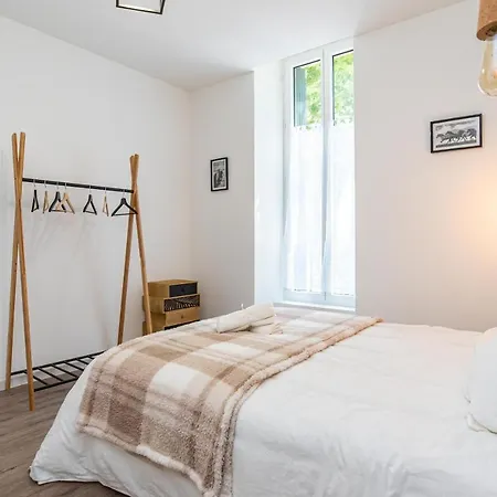 Fontaines De D'agen Centre Netflix Proche Parking Gratuit * Valence (Tarn-et-Garonne)