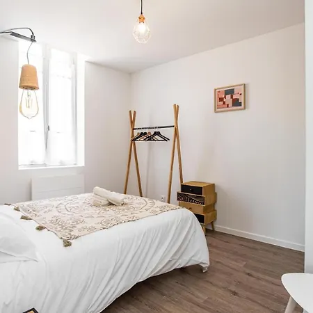 Fontaines De D'agen Centre Netflix Proche Parking Gratuit * Valence (Tarn-et-Garonne)