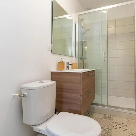 Fontaines De D'agen Centre Netflix Proche Parking Gratuit Valence (Tarn-et-Garonne)